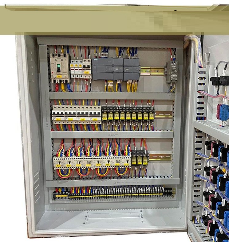 Nhôm tản nhiệt cho tủ điện điều khiển robot – Giải pháp tối ưu cho hệ thống tự động hóa